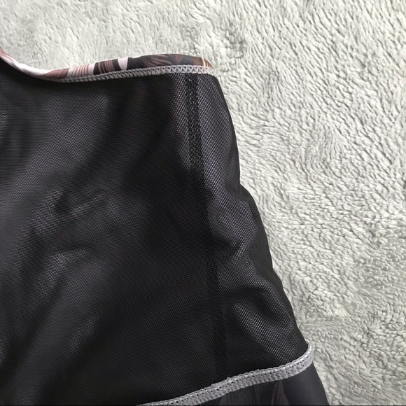 Stronger The Label Freedom Floral Hawaiian Crop - Picture 10 of 11